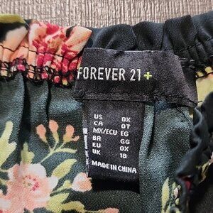 🦩 Forever 21+ floral Boho mini Dress 🦩